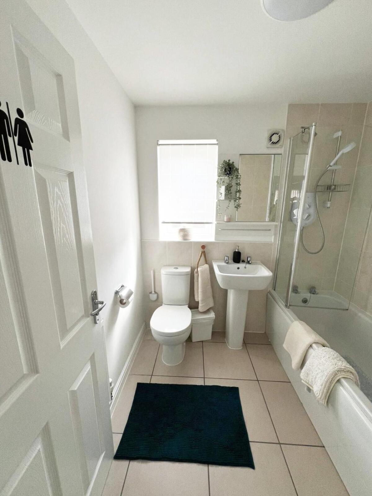 Spacious Modern 4Bd House Kingston upon Hull Exterior photo