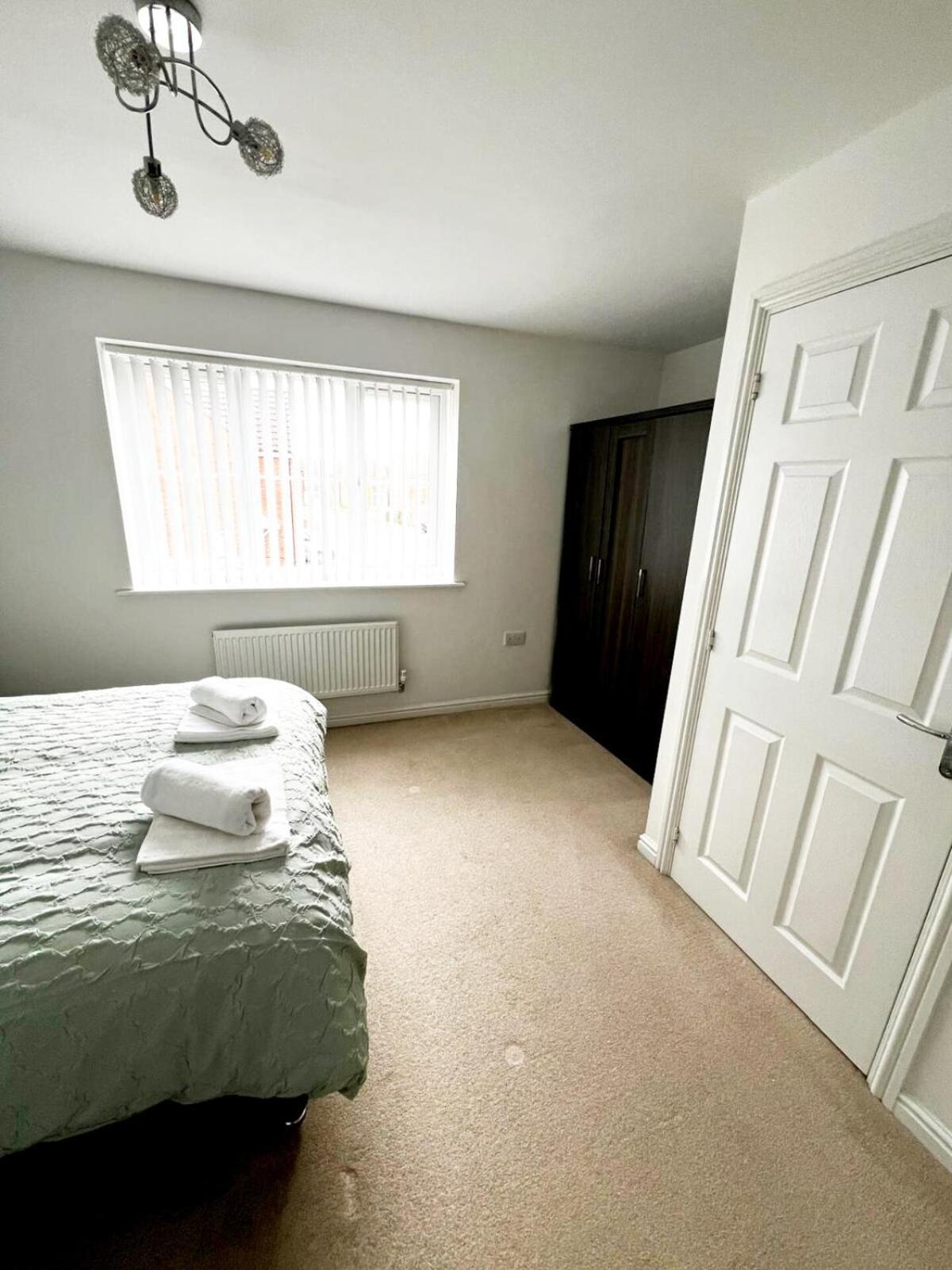 Spacious Modern 4Bd House Kingston upon Hull Exterior photo